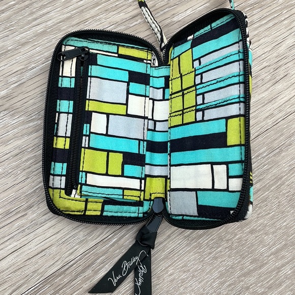 Vera Bradley Island Blooms ID wristlet - Picture 3 of 3